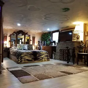  Guest house Exotic Large Basement Studio